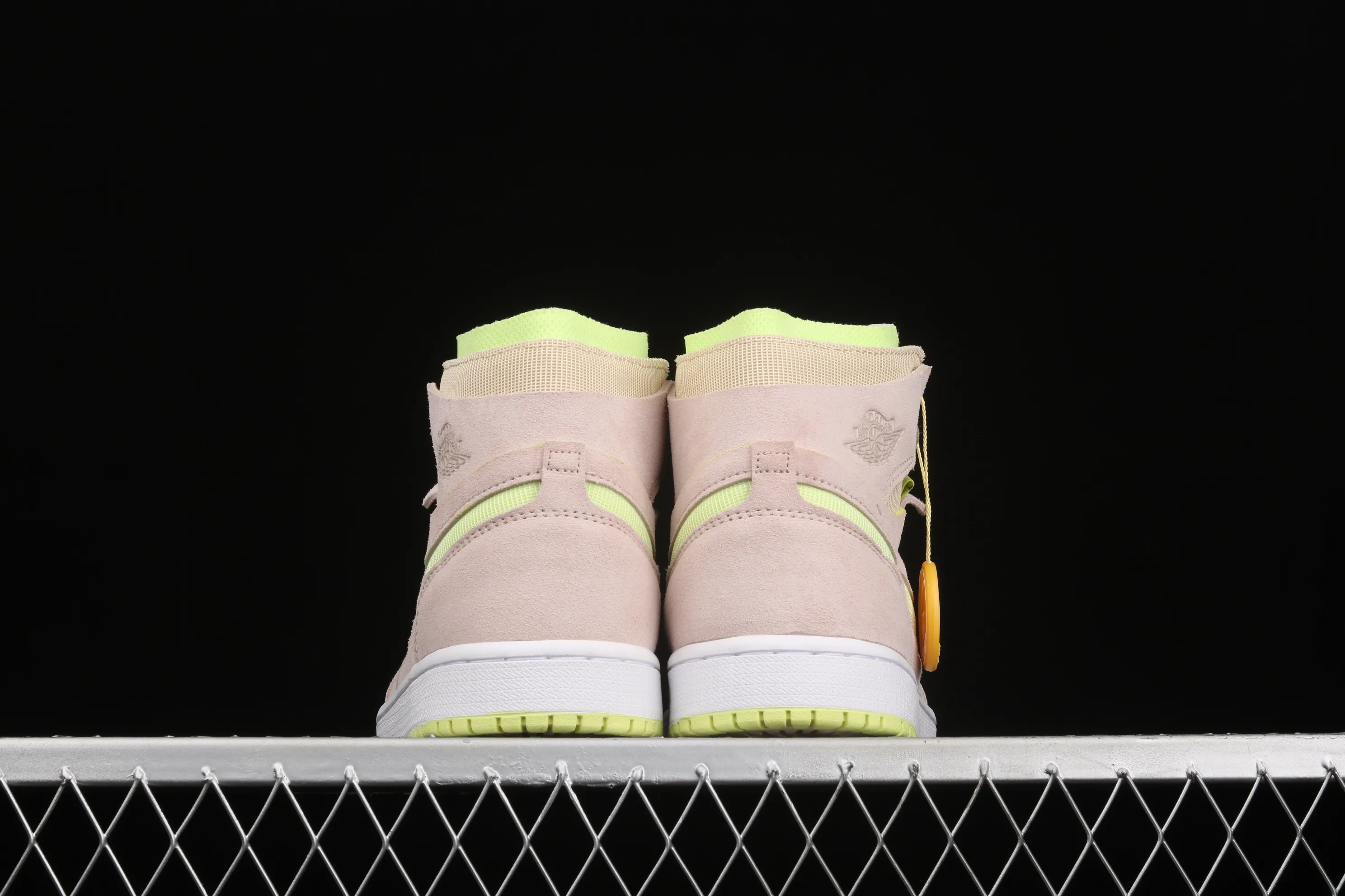 All categories Air Jordan Jordan series basketball shoes Air Jordan 1 High G version Air Jordan 1 Zoom Air CMFT AJ1 Joe 1 Vanilla high-top basketball shoes CT0979-200
